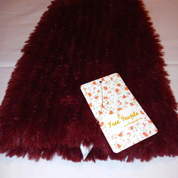 Nwt. FREE PEOPLE fuzzy beanie. OS fits most